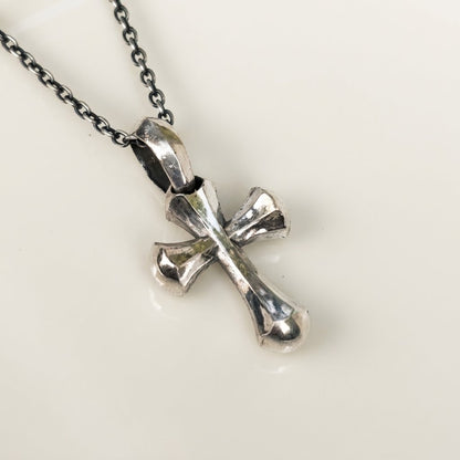 gothic silver cross necklace 
